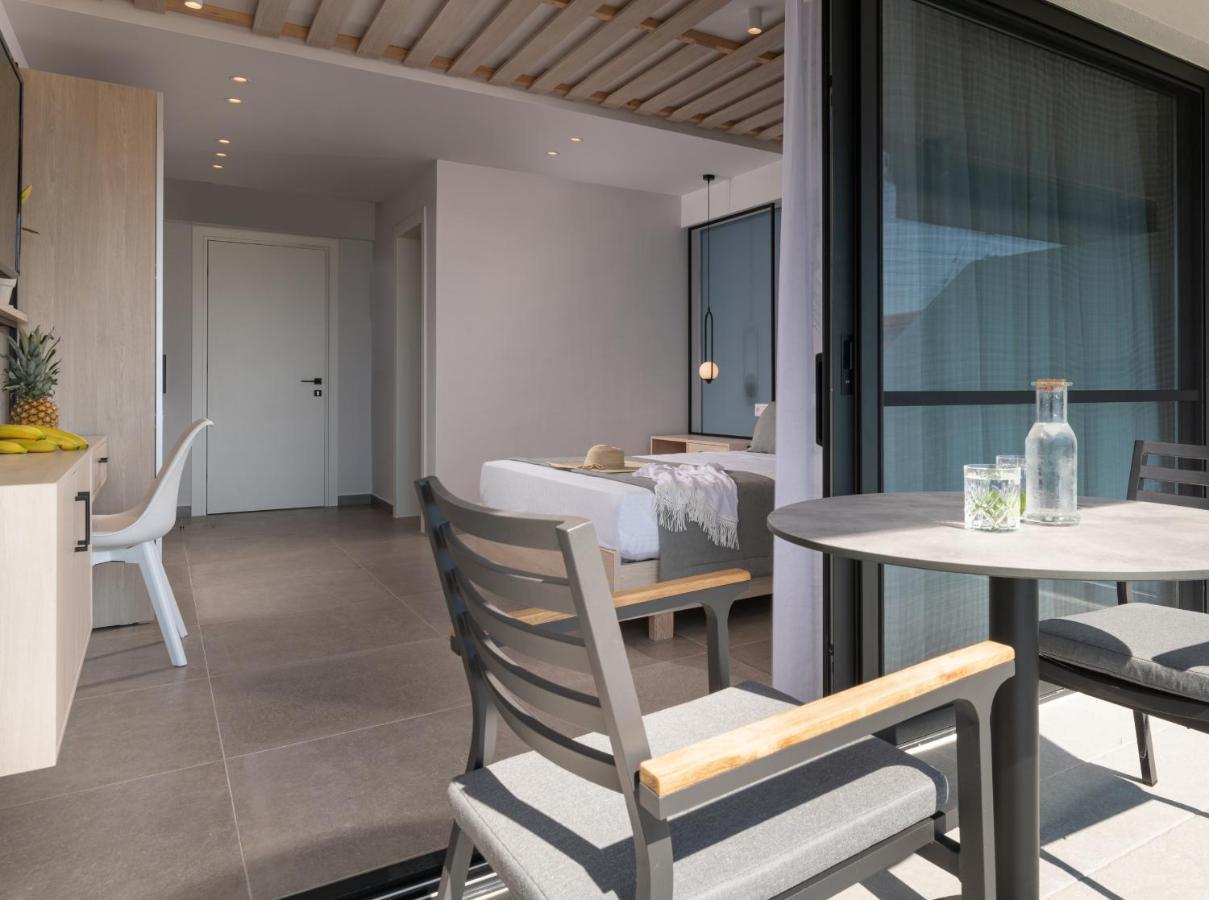 Sky Luxury Suites Sarti Eksteriør billede