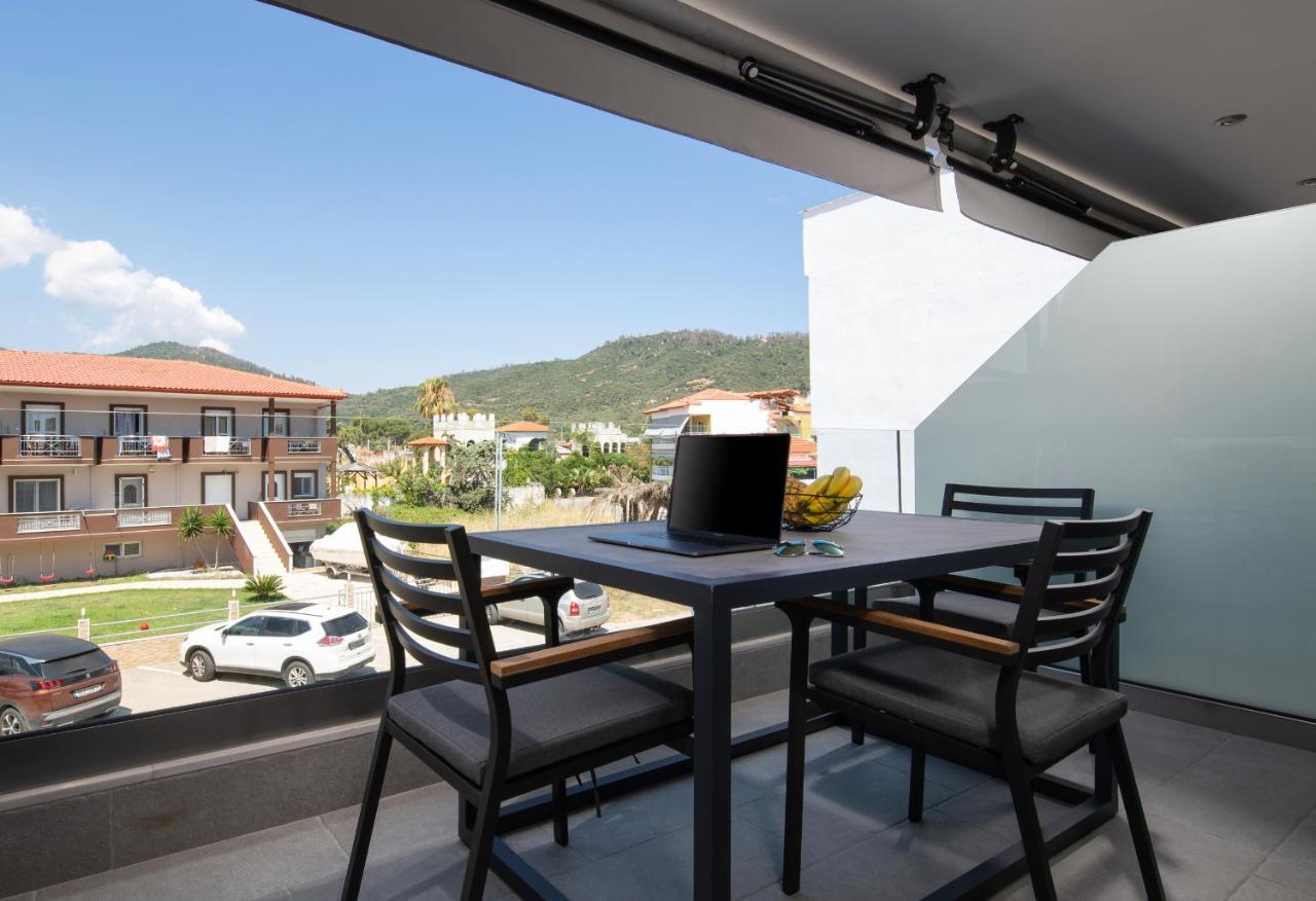 Sky Luxury Suites Sarti Eksteriør billede
