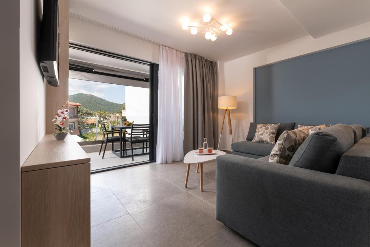 Sky Luxury Suites Sarti Eksteriør billede