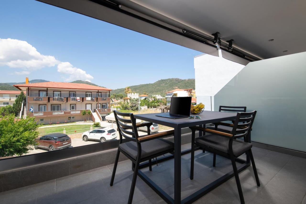 Sky Luxury Suites Sarti Eksteriør billede